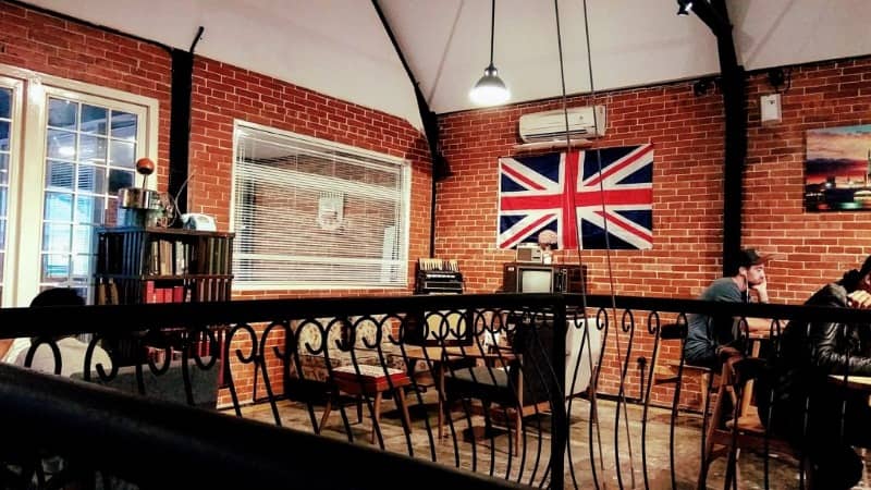 cafe brick galery & lounge