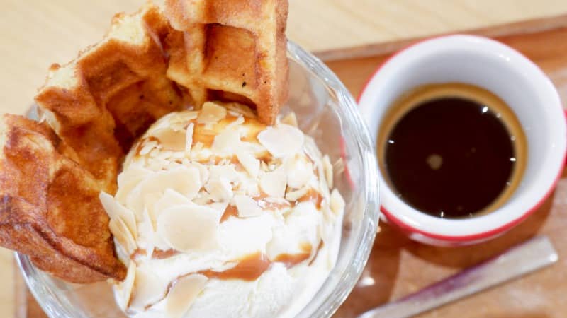 menu brownfox waffle & cafe