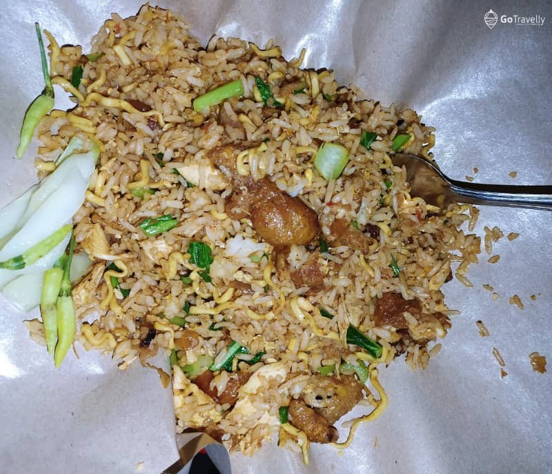 Nasi goreng kulit pak mujiono nirwana executive surabaya