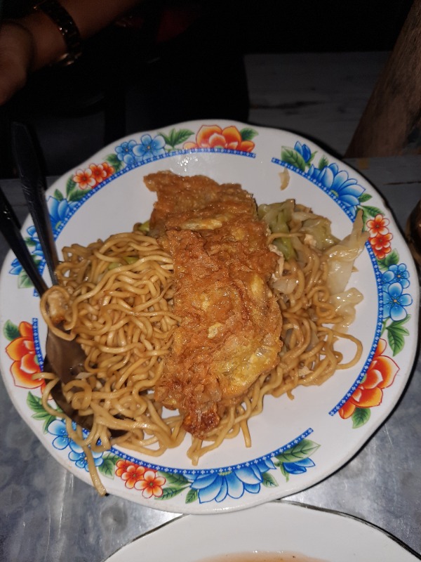 Kuliner murah di Kota Surabaya Nasi Goreng Mak sore, Nasgor, Mie, dan