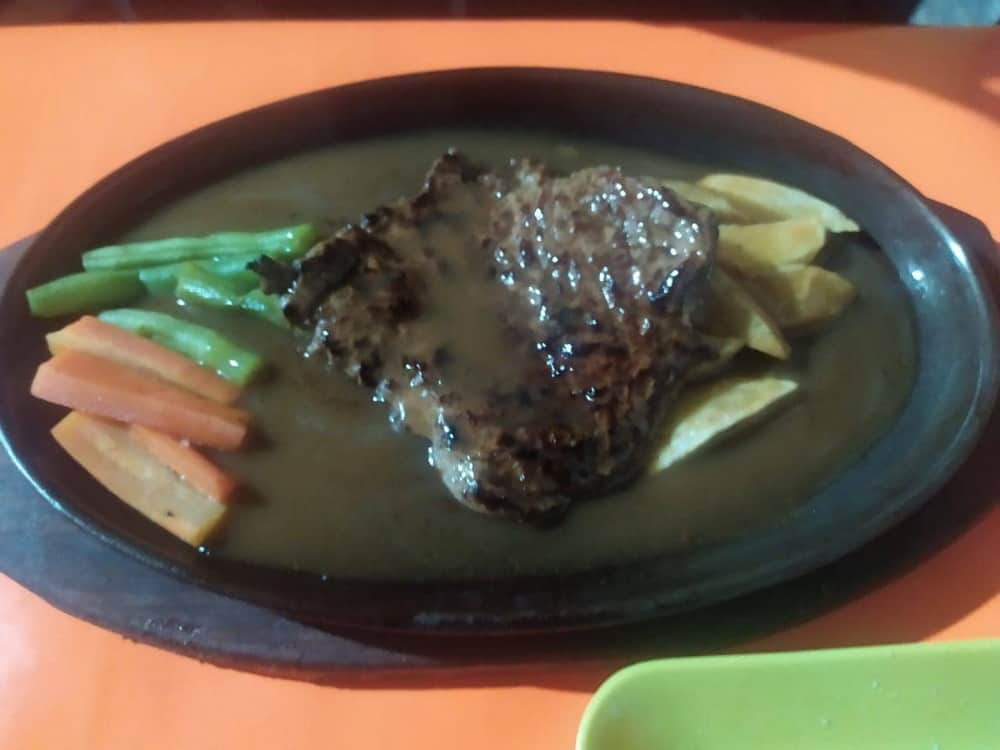 warung steak Surabaya
