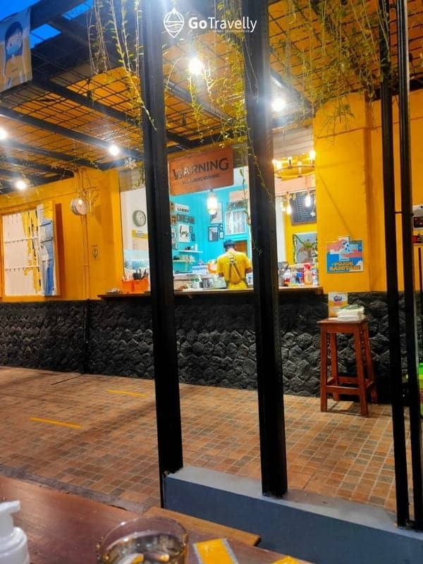 Cafe Warning Waroeng Kuning Blitar