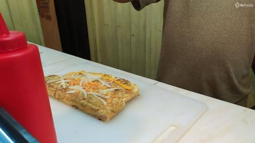 Kedai Roti John Legend: Tawarkan Roti John Dengan Ragam Topping Nikmat
