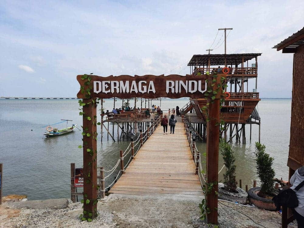 Dermaga Rindu, Caffe and Resto Terbaik Untuk Menikmati View Jembatan Suramadu dan Laut