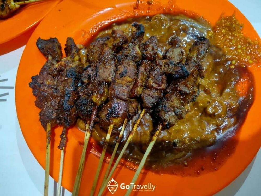 Kuliner Legendaris Sudah ada Sejak Tahun 1970 Waroeng Sate Madura Tang Ke'Tang Cabang Ngagel Jaya