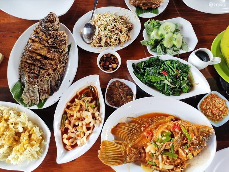 Gubug Mang Engking, Tawarkan Sensasi Makan di Gubug yang Indah