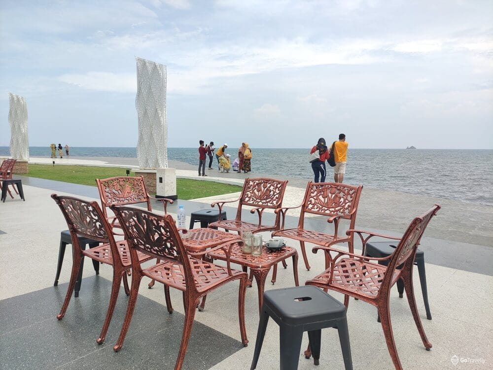 Cafe Pantai Utama Raya Situbondo