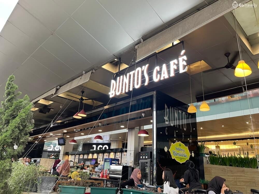 Nongkrong di Bunto's Cafe, Cafe Hits di Tengah Kota Purwokerto