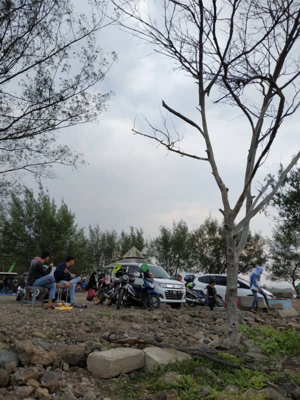 Menikmati Keindahan Sunset  di Pantai Marina Ancolnya 