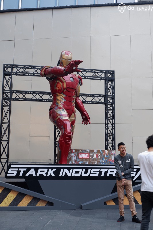 Patung Iron Man di depan Pavilion Kuala Lumpur