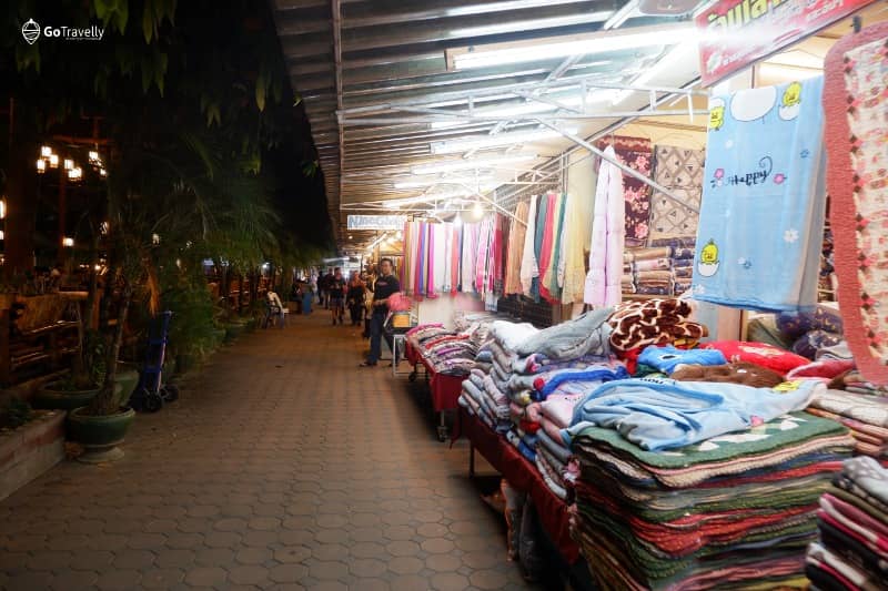 chiang rai night bazaar