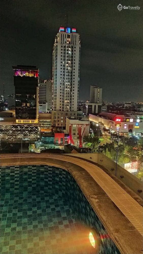 hotel dengan kolam View di Surabaya