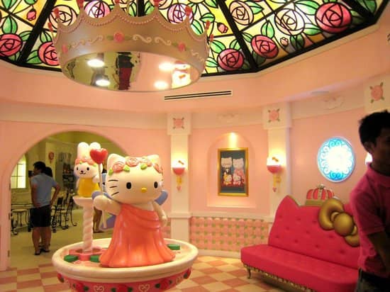 Hello Kitty Town & Little Big Club