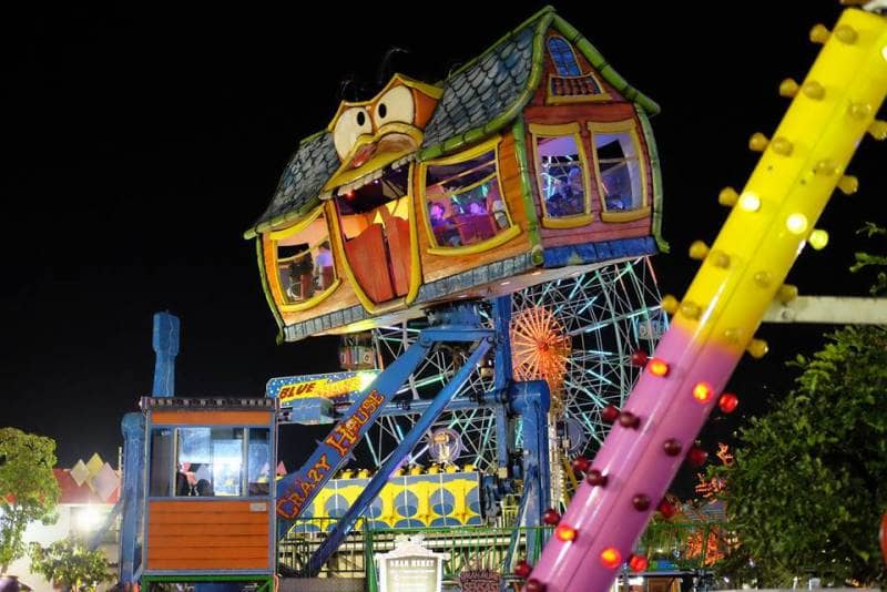 suroboyo carnival park