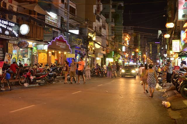 pham ngu lao street vietnam