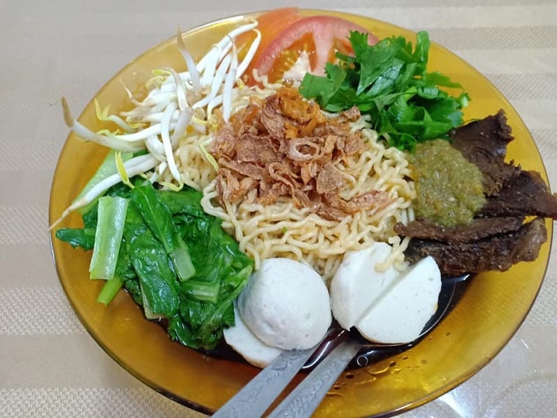 Mee Kolok