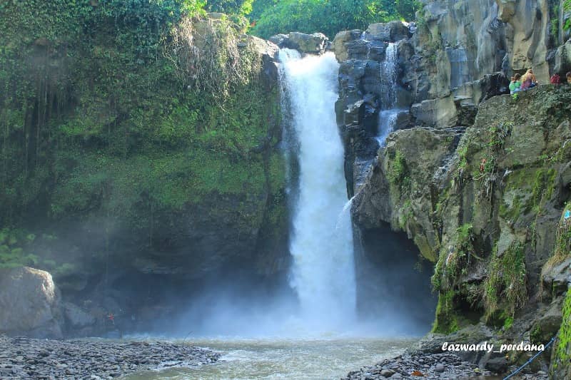 air terjun tegenungan