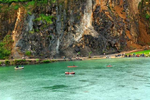 Wisata alam danau Quarry