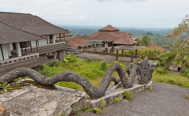 Pi Bedugul Hotel Angker