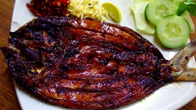 mneu ikan bakar Telaga Sampireun 