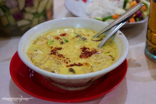 soto betawi makanan khas jakarta