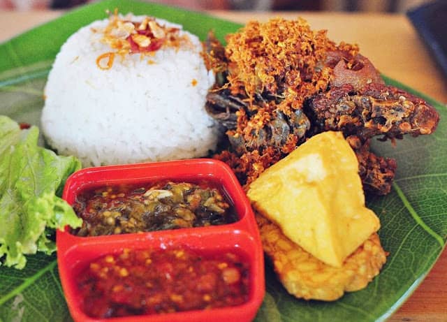 Bebek goreng pak Thori