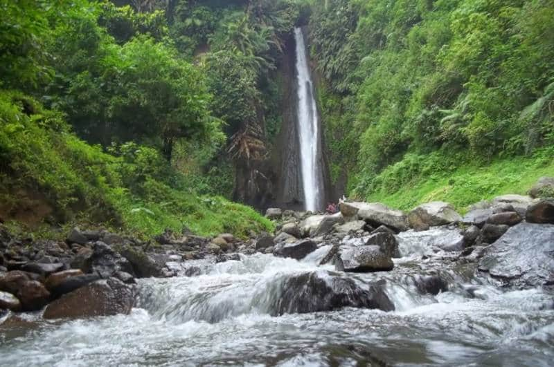 Segar Dan Beningnya Air Terjun Cibodas Yang Benar Benar