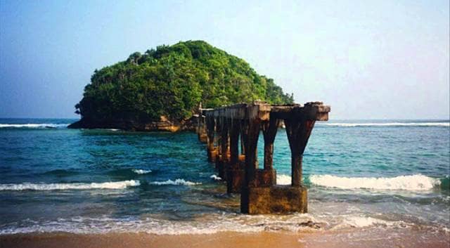 Pantai Jembatan Panjang