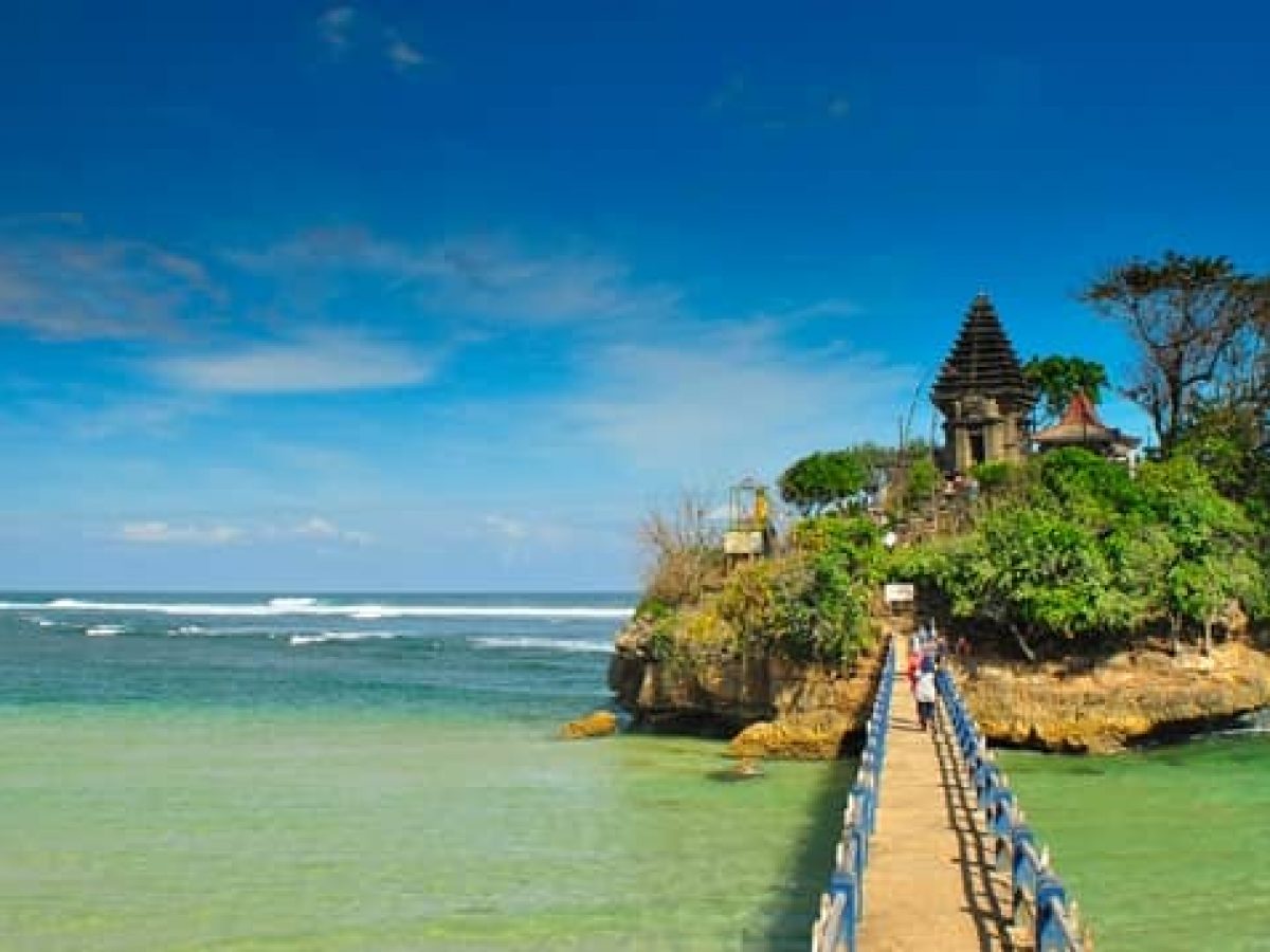 10 Tempat Wisata Pantai Di Malang Paling Indah Wisata Pantai Di Malang
