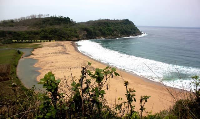 Pantai Gayasan