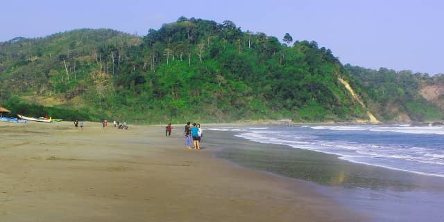 Pantai Jolosutra