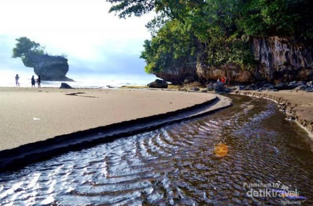 Pantai Madasari