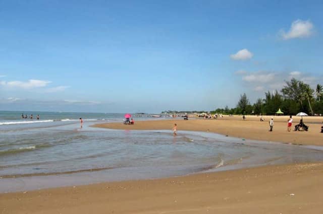 Pantai Manggar Segarasari