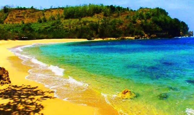 9 Tempat Wisata Pantai di Blitar yang Paling Bagus dan