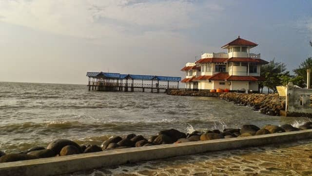 Pantai Pasir Kencana Pekalongan