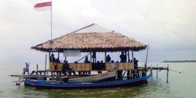 Wisata Pantai Mekar