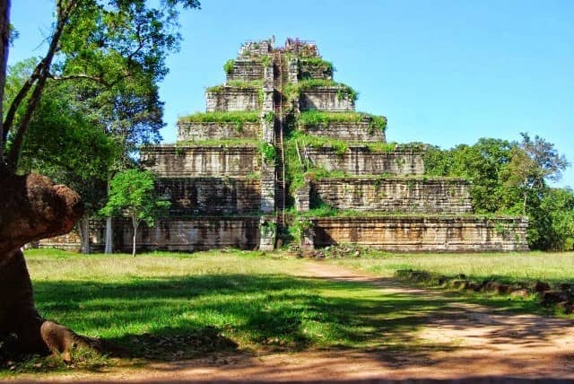 10 Tempat Wisata di Kamboja Paling Indah + Rekomendasi