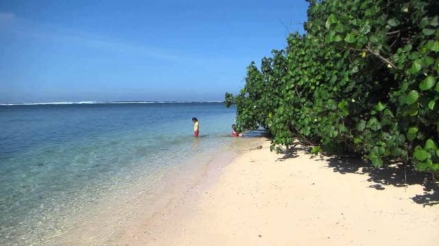 Pantai Tenda Biru