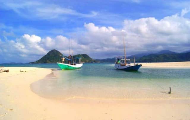 Wisata Pantai Baru Di Gresik