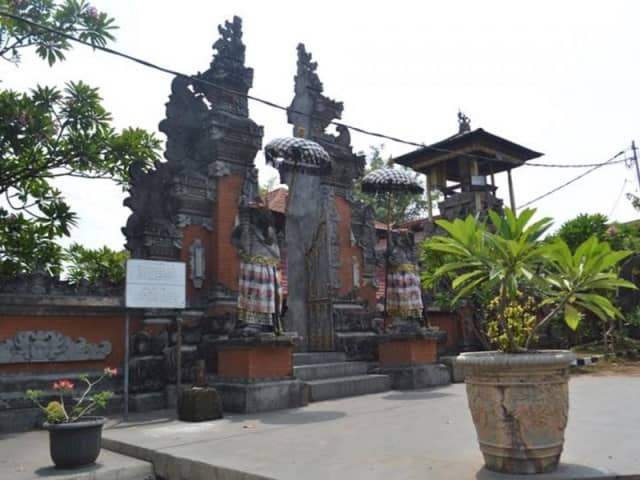 Pura Aditya Jaya Rawamangun