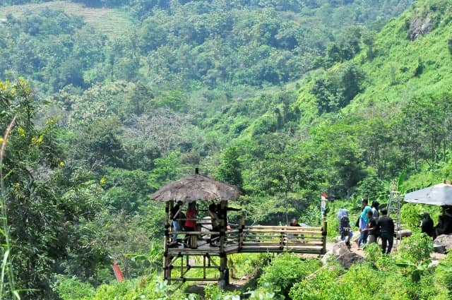 Wana Wisata Cadas Gantung