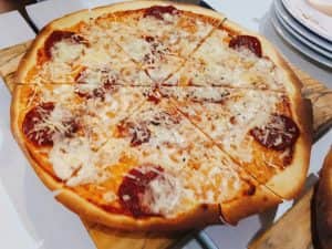  Pizza Enak Dan Murah Di Surabaya Dijamin Puas - Pizza Restaurant Surabaya