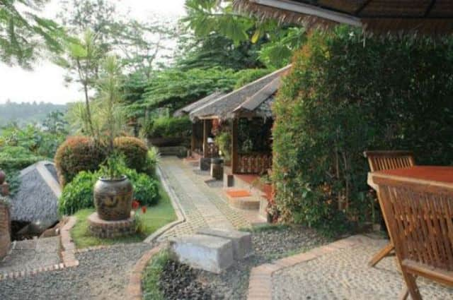 Rumah Makan Bambu Oju Neglasari