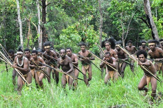 Suku Korowoi di Papua