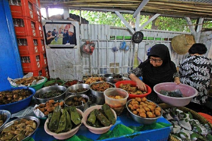 Nasi Jamblang di Pelabuhan Cirebon