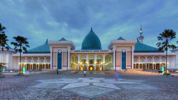 Masjid Al-Akbar di Surabaya