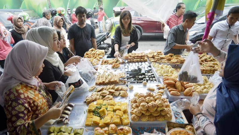 Berburu Takjil Jalan Panjang