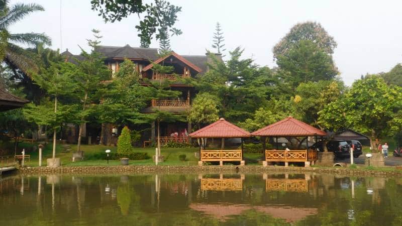 Panjang jiwo Resort