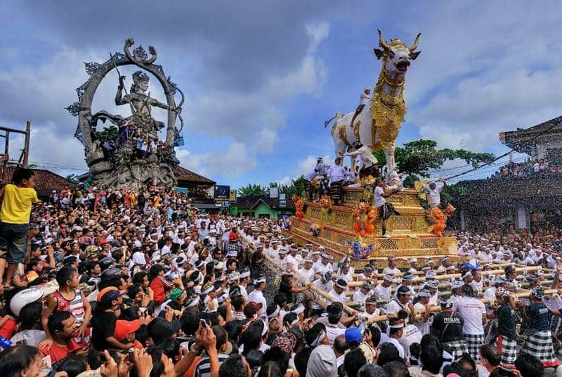 Upacara Ngaben di Bali