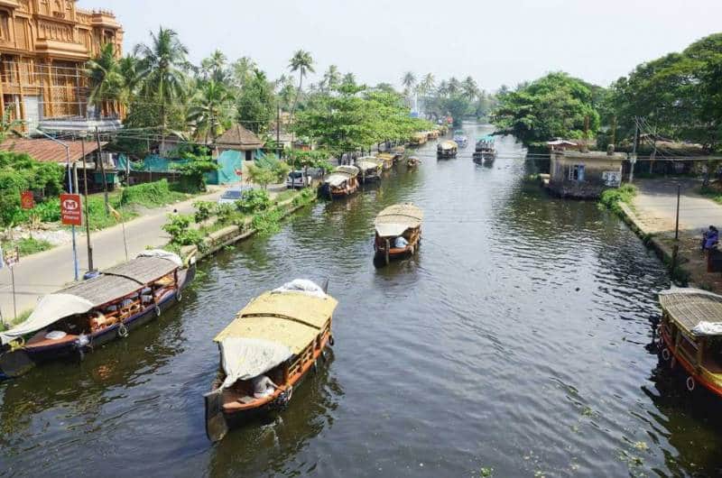 Susuri Pesona 10 Kota Dengan  Kanal Paling Indah Di Dunia